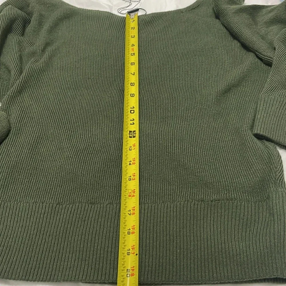 Pretty Little Thing  NWT Green Sweater Scoop Neck Size Medium. - Picture 4 of 6